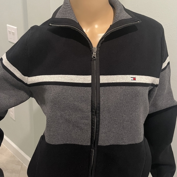Tommy Hilfiger Warm Up Front Zip Jacket In Size XS  New With Tags! - Picture 3 of 11